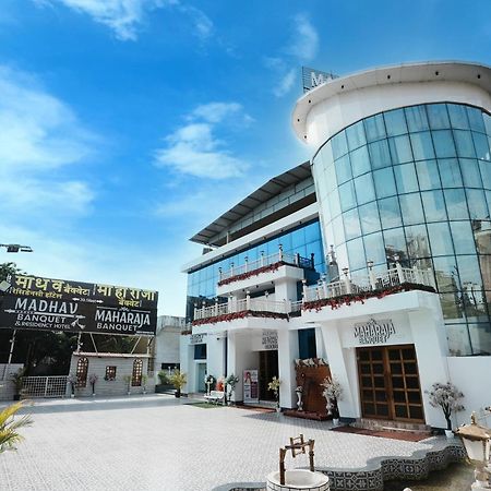 Madhav Residency Hotel & Banquet, Kalyan, Mumbai Экстерьер фото