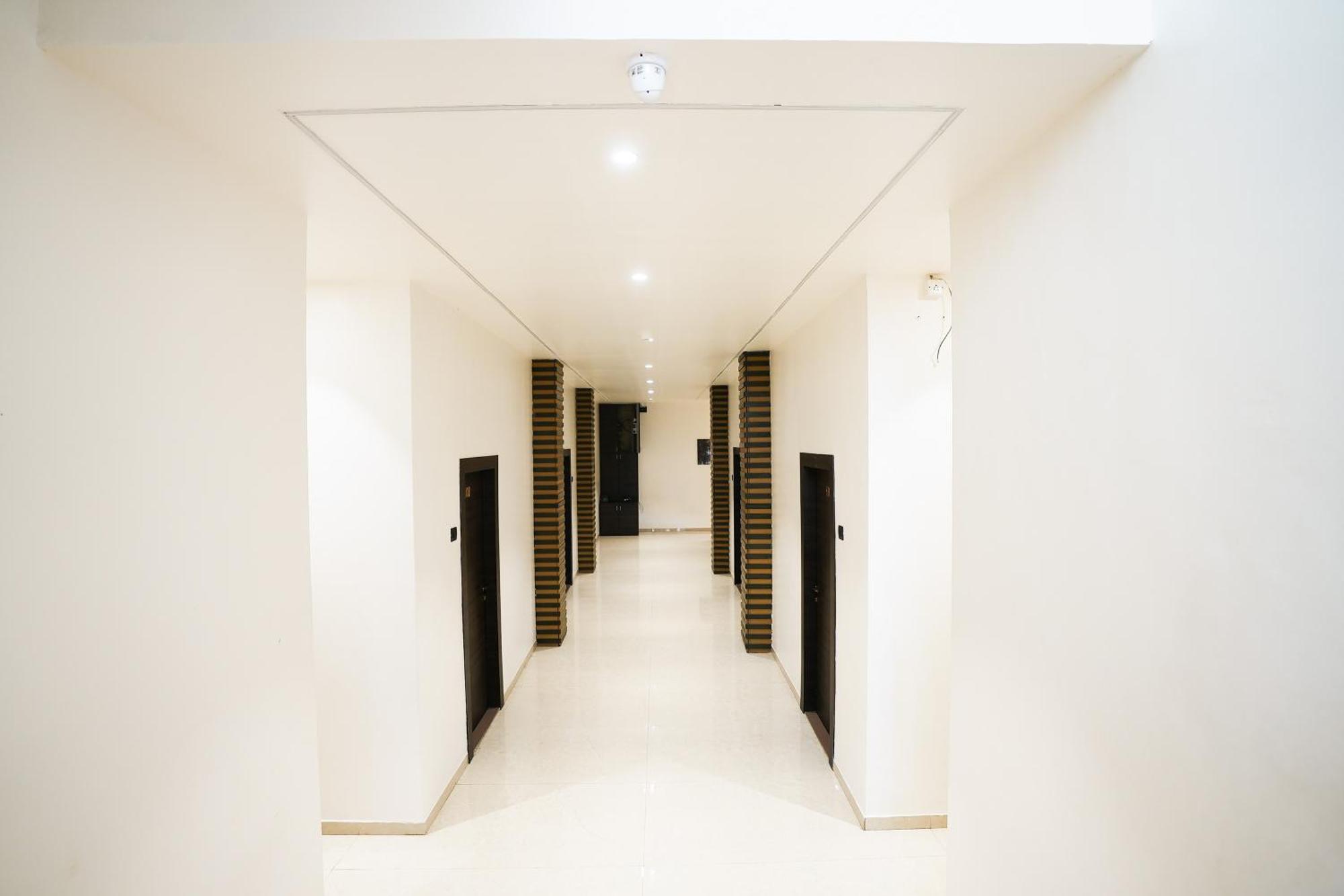 Madhav Residency Hotel & Banquet, Kalyan, Mumbai Экстерьер фото