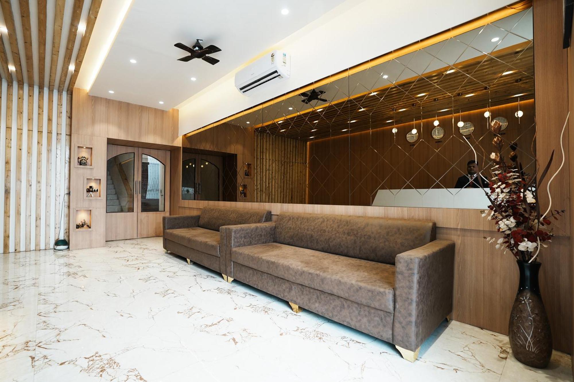 Madhav Residency Hotel & Banquet, Kalyan, Mumbai Экстерьер фото